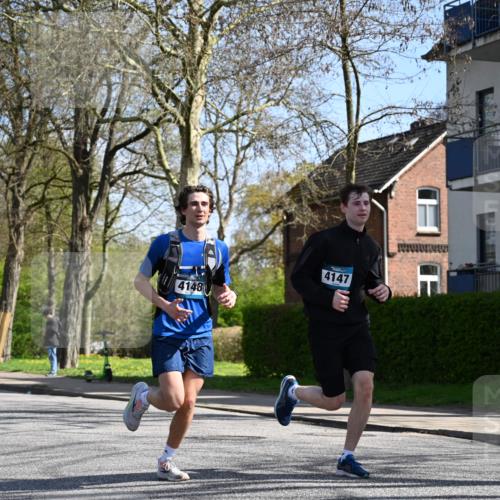 12.04.2026 - 45. Internationalen Wilhelmsburger Insellauf J. Mangold http://msf.ph/oto/9469851 12.04.2026 11:18:44 Ziel 3633, 3096, 3421, 2322, 4148, 4147, 3104, 4151, 2960, 2471, 2226, 5571 meine-sportfotos.de