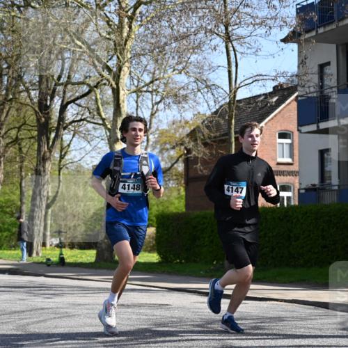 12.04.2026 - 45. Internationalen Wilhelmsburger Insellauf J. Mangold http://msf.ph/oto/9469854 12.04.2026 11:18:44 Ziel 3633, 3096, 3421, 2322, 4148, 4147, 3104, 4151, 2960, 2471, 2226, 5571 meine-sportfotos.de