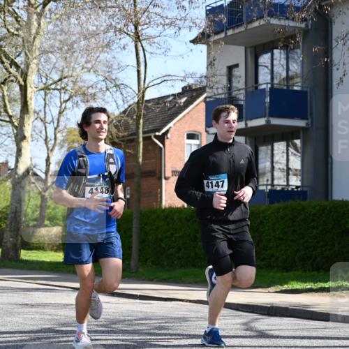12.04.2026 - 45. Internationalen Wilhelmsburger Insellauf J. Mangold http://msf.ph/oto/9469863 12.04.2026 11:18:44 Ziel 3633, 3096, 3421, 2322, 4148, 4147, 3104, 4151, 2960, 2471, 2226, 5571 meine-sportfotos.de