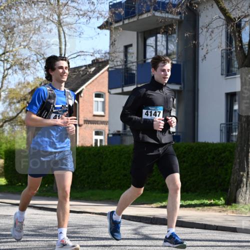 12.04.2026 - 45. Internationalen Wilhelmsburger Insellauf J. Mangold http://msf.ph/oto/9469868 12.04.2026 11:18:44 Ziel 3633, 3096, 3421, 2322, 4148, 4147, 3104, 4151, 2960, 2471, 2226, 5571 meine-sportfotos.de