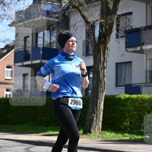12.04.2026 - 45. Internationalen Wilhelmsburger Insellauf J. Mangold http://msf.ph/oto/9469893 12.04.2026 11:18:55 Ziel 3421, 2322, 4148, 4147, 3104, 4151, 2960, 2471, 2226, 2226, 5571, 5035, 4520, 3124, 3123 meine-sportfotos.de