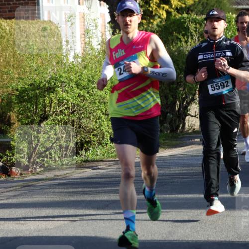 12.04.2026 - 45. Internationalen Wilhelmsburger Insellauf Yannick Fuchs http://msf.ph/oto/9469906 12.04.2026 08:54:04 Laufen 24, 5592, 521 meine-sportfotos.de