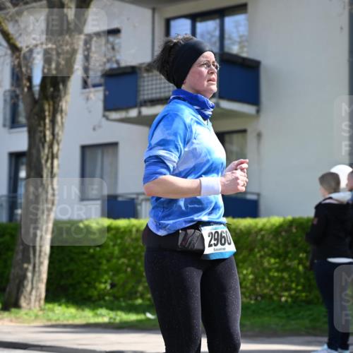 12.04.2026 - 45. Internationalen Wilhelmsburger Insellauf J. Mangold http://msf.ph/oto/9469907 12.04.2026 11:18:55 Ziel 3421, 2322, 4148, 4147, 3104, 4151, 2960, 2471, 2226, 2226, 5571, 5035, 4520, 3124, 3123 meine-sportfotos.de