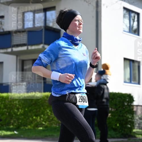 12.04.2026 - 45. Internationalen Wilhelmsburger Insellauf J. Mangold http://msf.ph/oto/9469912 12.04.2026 11:18:55 Ziel 3421, 2322, 4148, 4147, 3104, 4151, 2960, 2471, 2226, 2226, 5571, 5035, 4520, 3124, 3123 meine-sportfotos.de