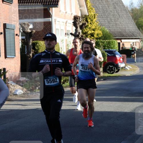 12.04.2026 - 45. Internationalen Wilhelmsburger Insellauf Yannick Fuchs http://msf.ph/oto/9469933 12.04.2026 08:54:06 Laufen 408, 5592, 352 meine-sportfotos.de