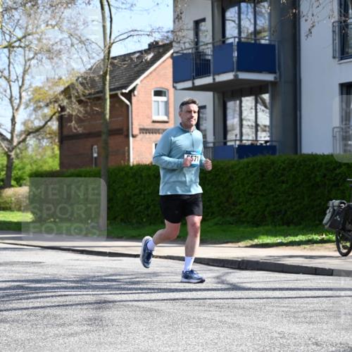 12.04.2026 - 45. Internationalen Wilhelmsburger Insellauf J. Mangold http://msf.ph/oto/9469955 12.04.2026 11:19:11 Ziel 2960, 2471, 2226, 5571, 5035, 5035, 4520, 3124, 3123, 2581, 2788, 4614 meine-sportfotos.de