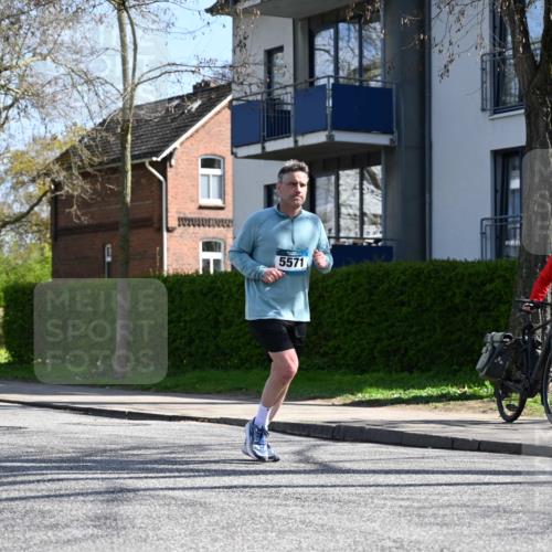 12.04.2026 - 45. Internationalen Wilhelmsburger Insellauf J. Mangold http://msf.ph/oto/9469959 12.04.2026 11:19:11 Ziel 2960, 2471, 2226, 5571, 5035, 5035, 4520, 3124, 3123, 2581, 2788, 4614 meine-sportfotos.de