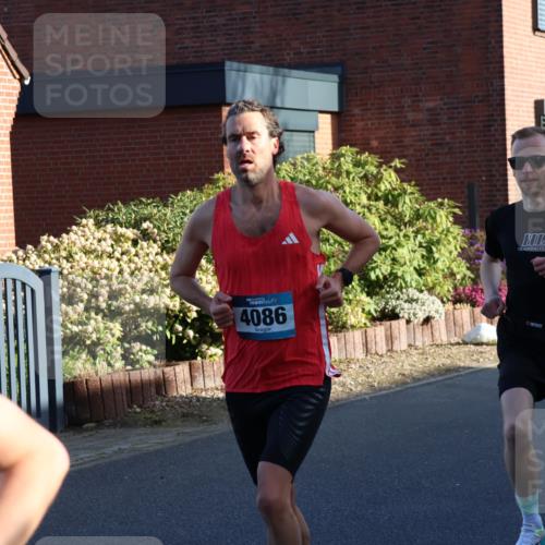 12.04.2026 - 45. Internationalen Wilhelmsburger Insellauf Yannick Fuchs http://msf.ph/oto/9469970 12.04.2026 08:54:08 Laufen 4086 meine-sportfotos.de