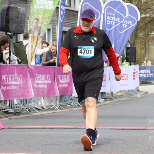 12.04.2026 - 45. Internationalen Wilhelmsburger Insellauf Strokosch-Dieckow http://msf.ph/oto/9469971 12.04.2026 13:39:29 Ziel 4701 meine-sportfotos.de