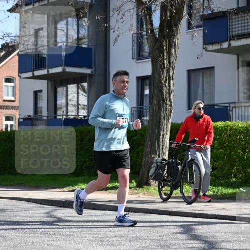 12.04.2026 - 45. Internationalen Wilhelmsburger Insellauf J. Mangold http://msf.ph/oto/9469972 12.04.2026 11:19:11 Ziel 2960, 2471, 2226, 5571, 5035, 5035, 4520, 3124, 3123, 2581, 2788, 4614 meine-sportfotos.de