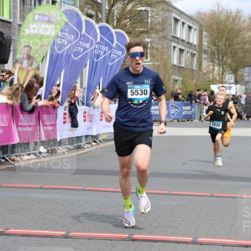 12.04.2026 - 45. Internationalen Wilhelmsburger Insellauf Strokosch-Dieckow http://msf.ph/oto/9469979 12.04.2026 12:51:16 Ziel 5530, 5825, 5411 meine-sportfotos.de