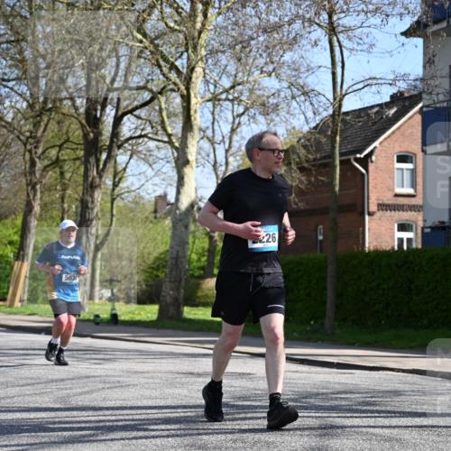 12.04.2026 - 45. Internationalen Wilhelmsburger Insellauf J. Mangold http://msf.ph/oto/9469981 12.04.2026 11:19:12 Ziel 2471, 2226, 5571, 5035, 4520, 3124, 3123, 2581, 2581, 2788, 4614 meine-sportfotos.de