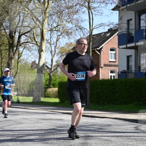 12.04.2026 - 45. Internationalen Wilhelmsburger Insellauf J. Mangold http://msf.ph/oto/9469988 12.04.2026 11:19:12 Ziel 2471, 2226, 5571, 5035, 4520, 3124, 3123, 2581, 2581, 2788, 4614 meine-sportfotos.de