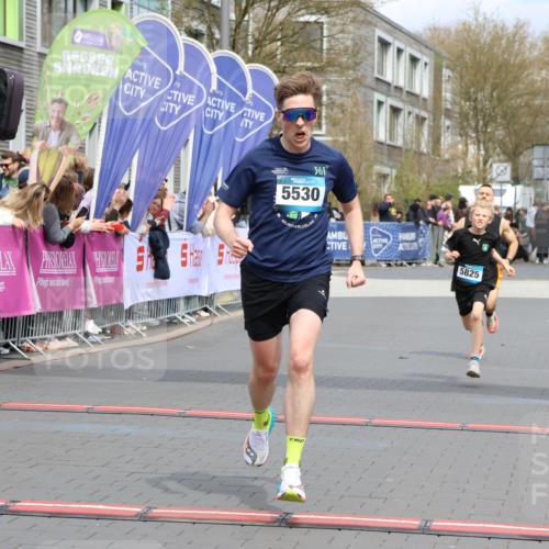 12.04.2026 - 45. Internationalen Wilhelmsburger Insellauf Strokosch-Dieckow http://msf.ph/oto/9469992 12.04.2026 12:51:16 Ziel 5530, 5825, 5411 meine-sportfotos.de