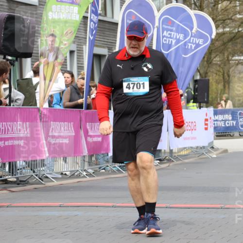 12.04.2026 - 45. Internationalen Wilhelmsburger Insellauf Strokosch-Dieckow http://msf.ph/oto/9470006 12.04.2026 13:39:28 Ziel 4701 meine-sportfotos.de