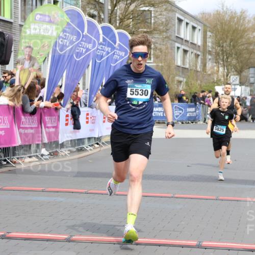 12.04.2026 - 45. Internationalen Wilhelmsburger Insellauf Strokosch-Dieckow http://msf.ph/oto/9470008 12.04.2026 12:51:16 Ziel 5530, 5825, 5411 meine-sportfotos.de