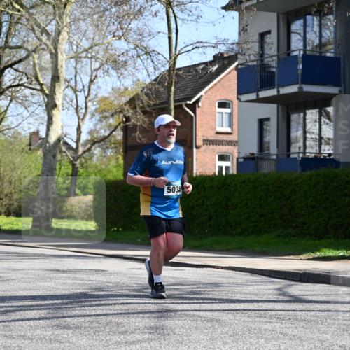 12.04.2026 - 45. Internationalen Wilhelmsburger Insellauf J. Mangold http://msf.ph/oto/9470027 12.04.2026 11:19:15 Ziel 2471, 2226, 5571, 5035, 4520, 3124, 3123, 2581, 2788, 4614 meine-sportfotos.de