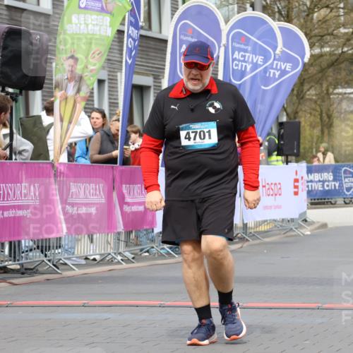12.04.2026 - 45. Internationalen Wilhelmsburger Insellauf Strokosch-Dieckow http://msf.ph/oto/9470028 12.04.2026 13:39:28 Ziel 4701 meine-sportfotos.de