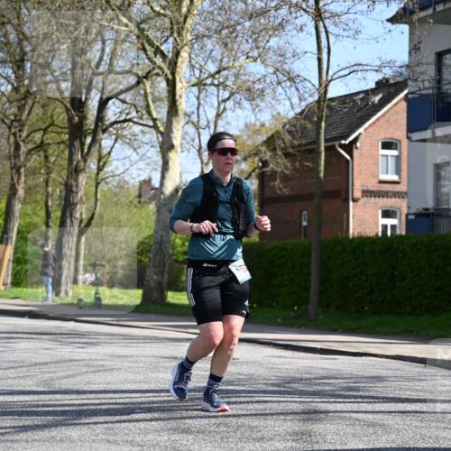 12.04.2026 - 45. Internationalen Wilhelmsburger Insellauf J. Mangold http://msf.ph/oto/9470049 12.04.2026 11:19:16 Ziel 2471, 2226, 5571, 5035, 4520, 3124, 3123, 3124, 3123, 2581, 2788, 4614, 2318 meine-sportfotos.de