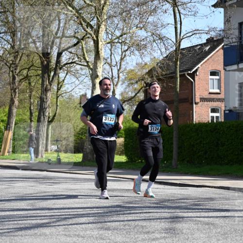12.04.2026 - 45. Internationalen Wilhelmsburger Insellauf J. Mangold http://msf.ph/oto/9470075 12.04.2026 11:19:24 Ziel 2471, 2226, 5571, 5035, 4520, 3124, 3123, 2581, 2581, 2788, 4614, 2318, 4058, 3707, 4446, 4165 meine-sportfotos.de