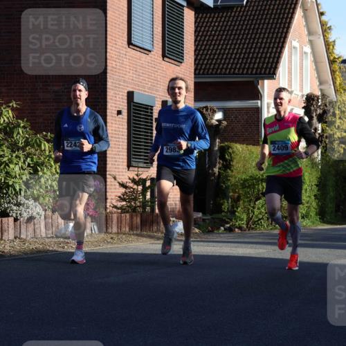 12.04.2026 - 45. Internationalen Wilhelmsburger Insellauf Yannick Fuchs http://msf.ph/oto/9470076 12.04.2026 08:54:22 Laufen 2242, 2983, 2409, 2874, 2873 meine-sportfotos.de