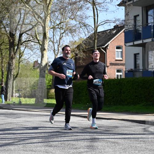 12.04.2026 - 45. Internationalen Wilhelmsburger Insellauf J. Mangold http://msf.ph/oto/9470084 12.04.2026 11:19:24 Ziel 2471, 2226, 5571, 5035, 4520, 3124, 3123, 2581, 2581, 2788, 4614, 2318, 4058, 3707, 4446, 4165 meine-sportfotos.de