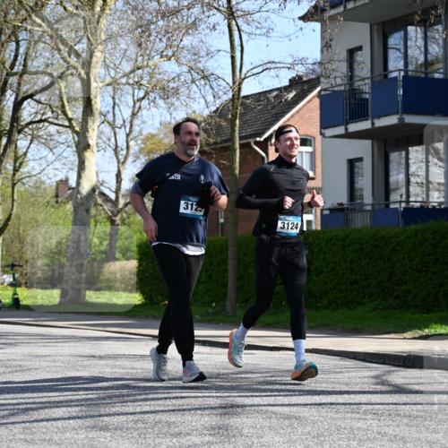 12.04.2026 - 45. Internationalen Wilhelmsburger Insellauf J. Mangold http://msf.ph/oto/9470090 12.04.2026 11:19:24 Ziel 2471, 2226, 5571, 5035, 4520, 3124, 3123, 2581, 2581, 2788, 4614, 2318, 4058, 3707, 4446, 4165 meine-sportfotos.de