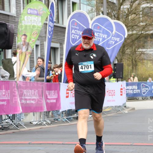 12.04.2026 - 45. Internationalen Wilhelmsburger Insellauf Strokosch-Dieckow http://msf.ph/oto/9470091 12.04.2026 13:39:28 Ziel 4701 meine-sportfotos.de