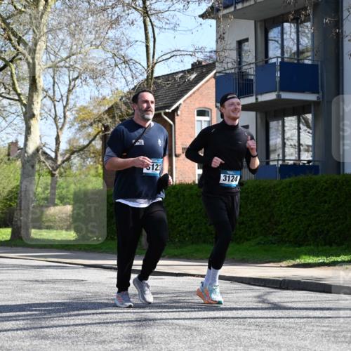 12.04.2026 - 45. Internationalen Wilhelmsburger Insellauf J. Mangold http://msf.ph/oto/9470098 12.04.2026 11:19:25 Ziel 2226, 5571, 5035, 4520, 3124, 3123, 2581, 2788, 4614, 2318, 4058, 3707, 4446, 4165 meine-sportfotos.de