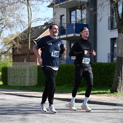 12.04.2026 - 45. Internationalen Wilhelmsburger Insellauf J. Mangold http://msf.ph/oto/9470112 12.04.2026 11:19:25 Ziel 2226, 5571, 5035, 4520, 3124, 3123, 2581, 2788, 4614, 2318, 4058, 3707, 4446, 4165 meine-sportfotos.de