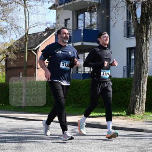 12.04.2026 - 45. Internationalen Wilhelmsburger Insellauf J. Mangold http://msf.ph/oto/9470114 12.04.2026 11:19:25 Ziel 2226, 5571, 5035, 4520, 3124, 3123, 2581, 2788, 4614, 2318, 4058, 3707, 4446, 4165 meine-sportfotos.de