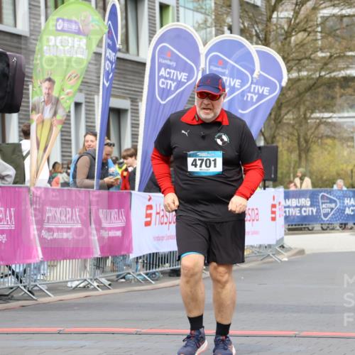 12.04.2026 - 45. Internationalen Wilhelmsburger Insellauf Strokosch-Dieckow http://msf.ph/oto/9470127 12.04.2026 13:39:28 Ziel 4701 meine-sportfotos.de
