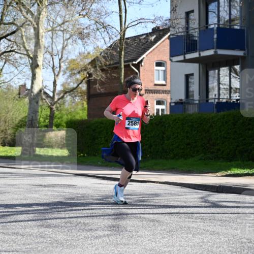 12.04.2026 - 45. Internationalen Wilhelmsburger Insellauf J. Mangold http://msf.ph/oto/9470134 12.04.2026 11:19:33 Ziel 5571, 5035, 4520, 3124, 3123, 2581, 2788, 2788, 4614, 2318, 4058, 3707, 4446, 4165 meine-sportfotos.de