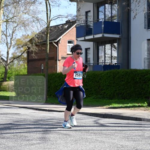 12.04.2026 - 45. Internationalen Wilhelmsburger Insellauf J. Mangold http://msf.ph/oto/9470147 12.04.2026 11:19:33 Ziel 5571, 5035, 4520, 3124, 3123, 2581, 2788, 2788, 4614, 2318, 4058, 3707, 4446, 4165 meine-sportfotos.de