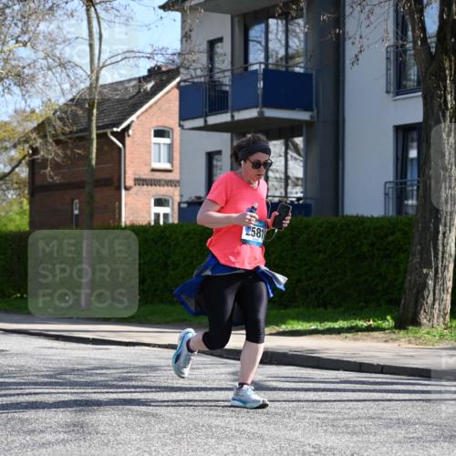 12.04.2026 - 45. Internationalen Wilhelmsburger Insellauf J. Mangold http://msf.ph/oto/9470155 12.04.2026 11:19:33 Ziel 5571, 5035, 4520, 3124, 3123, 2581, 2788, 2788, 4614, 2318, 4058, 3707, 4446, 4165 meine-sportfotos.de