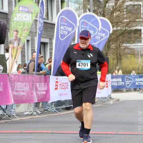 12.04.2026 - 45. Internationalen Wilhelmsburger Insellauf Strokosch-Dieckow http://msf.ph/oto/9470166 12.04.2026 13:39:28 Ziel 4701 meine-sportfotos.de