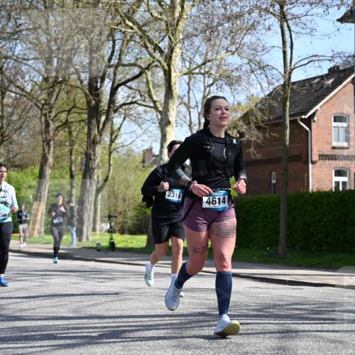 12.04.2026 - 45. Internationalen Wilhelmsburger Insellauf J. Mangold http://msf.ph/oto/9470178 12.04.2026 11:19:43 Ziel 2581, 2788, 4614, 2318, 4058, 3707, 4446, 4165 meine-sportfotos.de