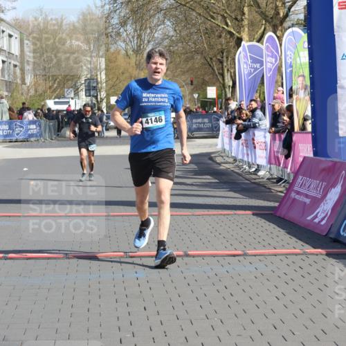 12.04.2026 - 45. Internationalen Wilhelmsburger Insellauf Strokosch-Dieckow http://msf.ph/oto/9470188 12.04.2026 11:25:33 Ziel 4146, 4519 meine-sportfotos.de