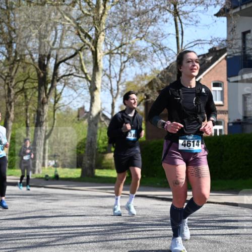 12.04.2026 - 45. Internationalen Wilhelmsburger Insellauf J. Mangold http://msf.ph/oto/9470199 12.04.2026 11:19:44 Ziel 2581, 2788, 4614, 2318, 4058, 4058, 3707, 4446, 4165 meine-sportfotos.de