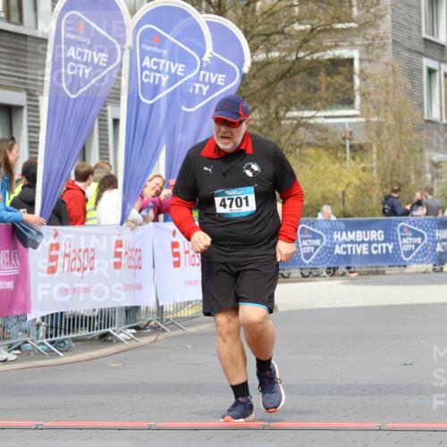 12.04.2026 - 45. Internationalen Wilhelmsburger Insellauf Strokosch-Dieckow http://msf.ph/oto/9470209 12.04.2026 13:39:27 Ziel 4701 meine-sportfotos.de
