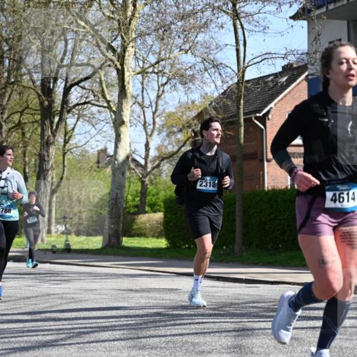 12.04.2026 - 45. Internationalen Wilhelmsburger Insellauf J. Mangold http://msf.ph/oto/9470217 12.04.2026 11:19:44 Ziel 2581, 2788, 4614, 2318, 4058, 4058, 3707, 4446, 4165 meine-sportfotos.de