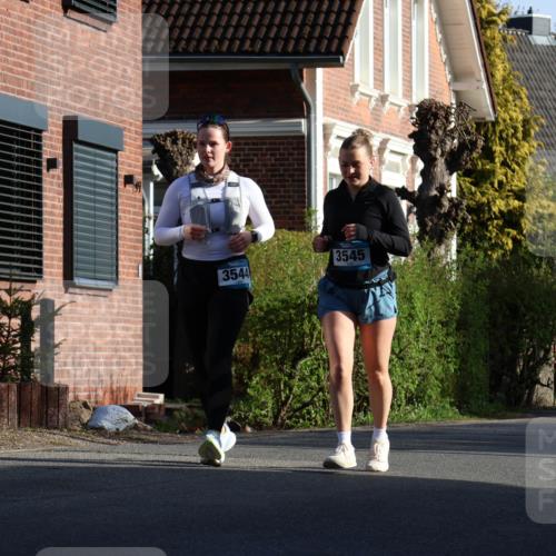 12.04.2026 - 45. Internationalen Wilhelmsburger Insellauf Yannick Fuchs http://msf.ph/oto/9470218 12.04.2026 09:05:18 Laufen 3544, 3545 meine-sportfotos.de