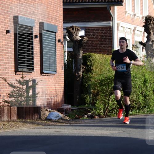 12.04.2026 - 45. Internationalen Wilhelmsburger Insellauf Yannick Fuchs http://msf.ph/oto/9470234 12.04.2026 08:54:34 Laufen 2751 meine-sportfotos.de
