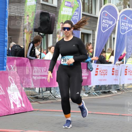 12.04.2026 - 45. Internationalen Wilhelmsburger Insellauf Strokosch-Dieckow http://msf.ph/oto/9470271 12.04.2026 13:39:18 Ziel 3977 meine-sportfotos.de
