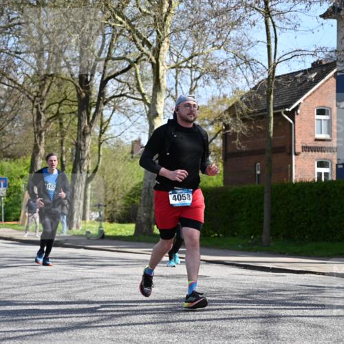 12.04.2026 - 45. Internationalen Wilhelmsburger Insellauf J. Mangold http://msf.ph/oto/9470294 12.04.2026 11:19:47 Ziel 2581, 2788, 4614, 2318, 4058, 3707, 4446, 4165, 3707, 4446, 4165 meine-sportfotos.de