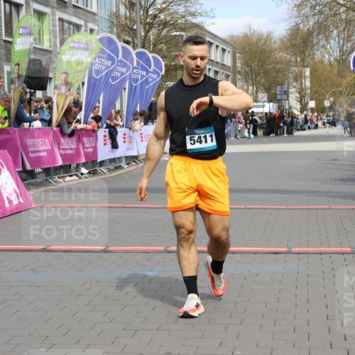 12.04.2026 - 45. Internationalen Wilhelmsburger Insellauf Strokosch-Dieckow http://msf.ph/oto/9470300 12.04.2026 12:51:21 Ziel 5825, 5411 meine-sportfotos.de
