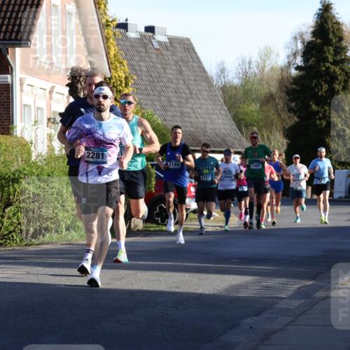 12.04.2026 - 45. Internationalen Wilhelmsburger Insellauf Yannick Fuchs http://msf.ph/oto/9470303 12.04.2026 08:54:38 Laufen 2281, 2144, 2487, 2970, 2727 meine-sportfotos.de