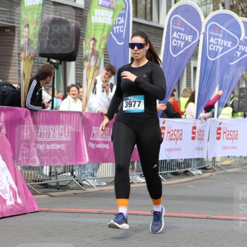 12.04.2026 - 45. Internationalen Wilhelmsburger Insellauf Strokosch-Dieckow http://msf.ph/oto/9470358 12.04.2026 13:39:18 Ziel 3977 meine-sportfotos.de
