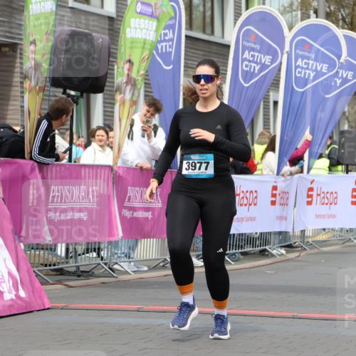 12.04.2026 - 45. Internationalen Wilhelmsburger Insellauf Strokosch-Dieckow http://msf.ph/oto/9470372 12.04.2026 13:39:18 Ziel 3977 meine-sportfotos.de