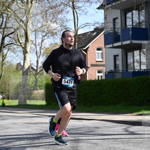 12.04.2026 - 45. Internationalen Wilhelmsburger Insellauf J. Mangold http://msf.ph/oto/9470409 12.04.2026 11:20:38 Ziel 4374, 4258, 4257, 5471, 3873, 5558, 3610 meine-sportfotos.de
